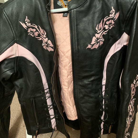 Woman’s Size M Genuine Leather Jacket - Picture 4 of 4